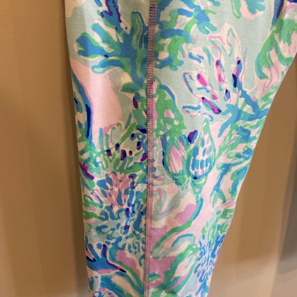 Lily Pulitzer Yoga Pants NWOT - Picture 7 of 12